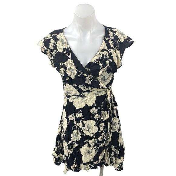Free People Black White Floral Print V-Neck Ruffle Sleeve Mini Wrap Dress Size S - Picture 1 of 3